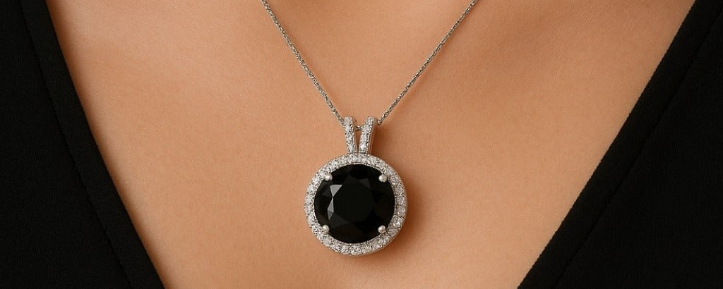 Seamlessly Match Your Elegant Jewelry with Stunning Makeup