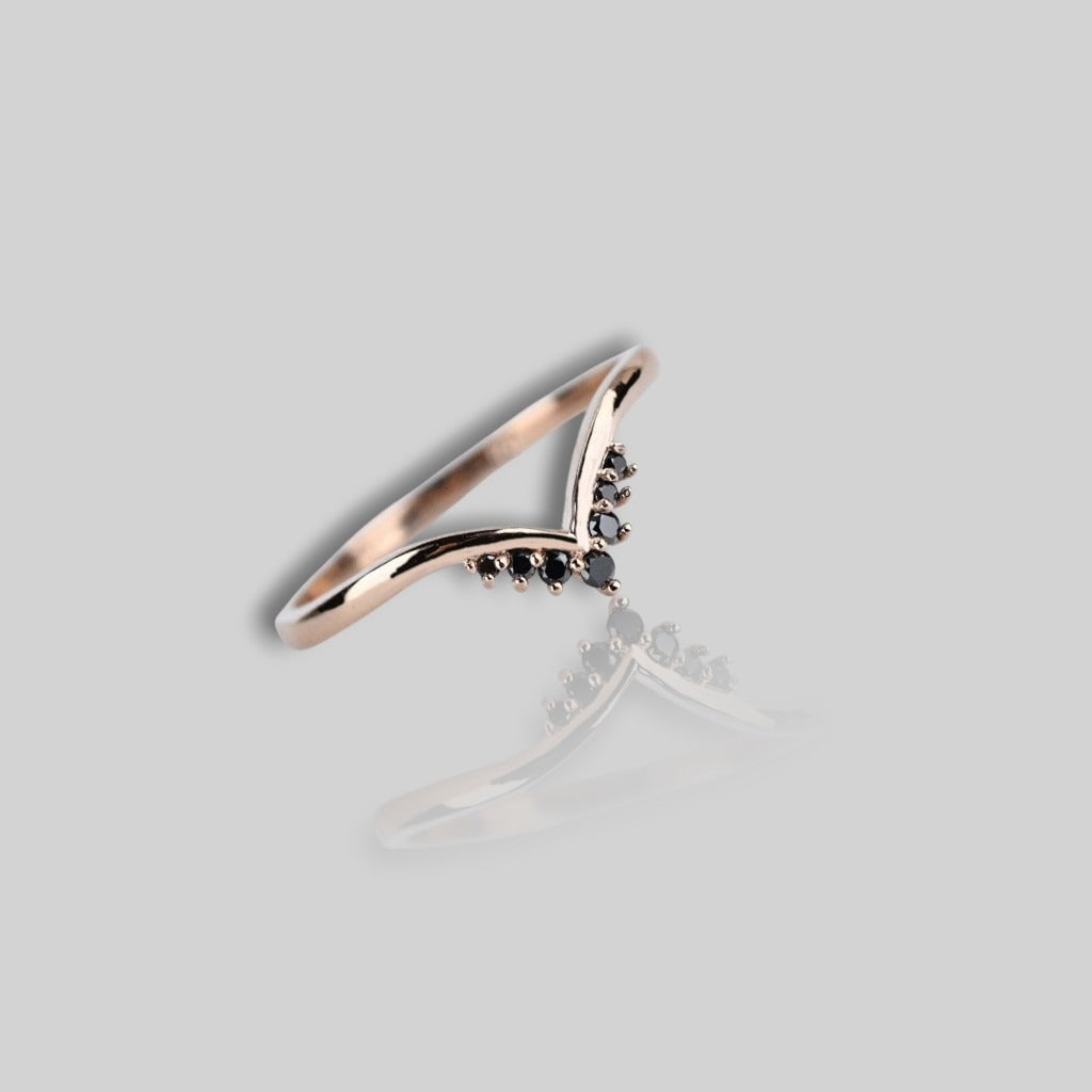 leek V-Shaped moissanite Black Diamond Ring